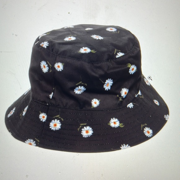 Alice + Olivia black reversible bucket hat with tags - Picture 2 of 5